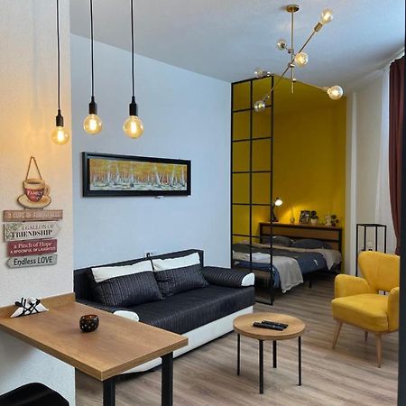 Ora-Prn, Studio Apartment In The City Centre Priştine Dış mekan fotoğraf