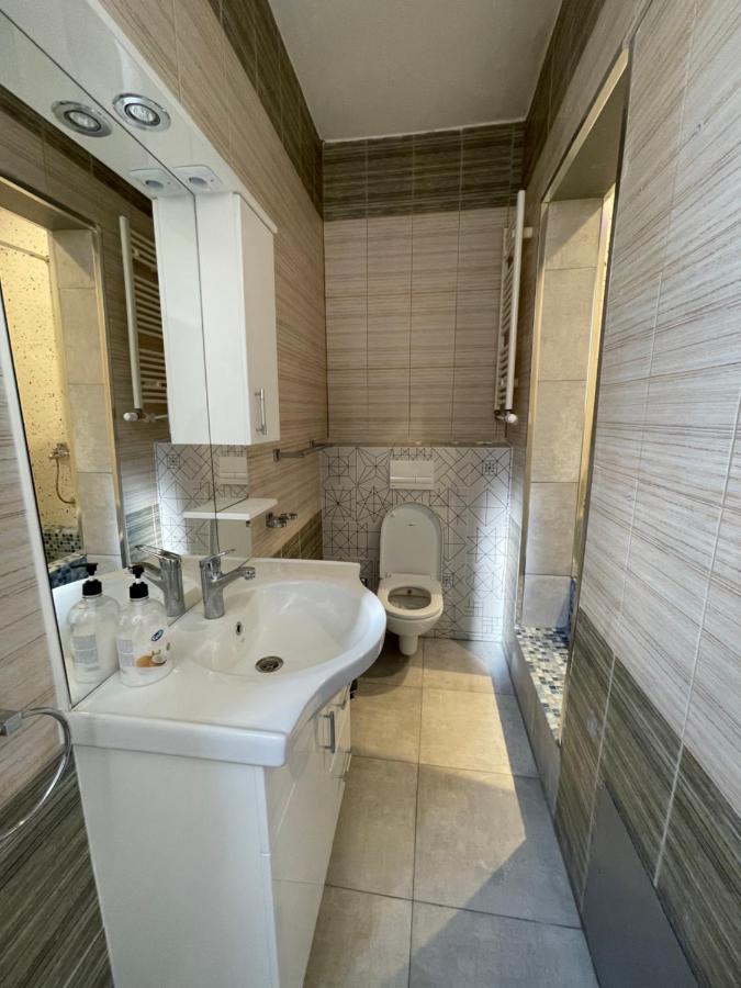 Ora-Prn, Studio Apartment In The City Centre Priştine Dış mekan fotoğraf