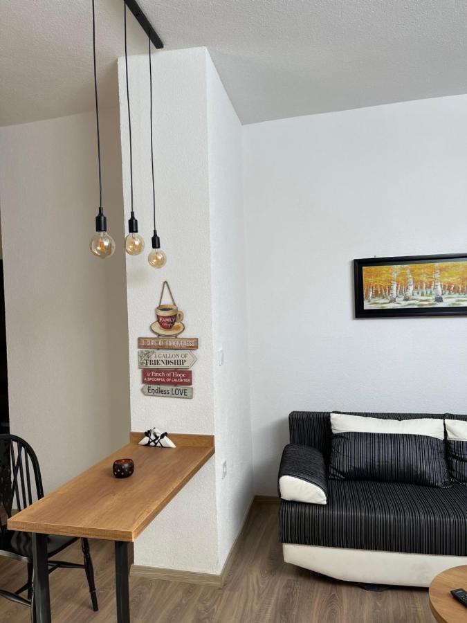 Ora-Prn, Studio Apartment In The City Centre Priştine Dış mekan fotoğraf